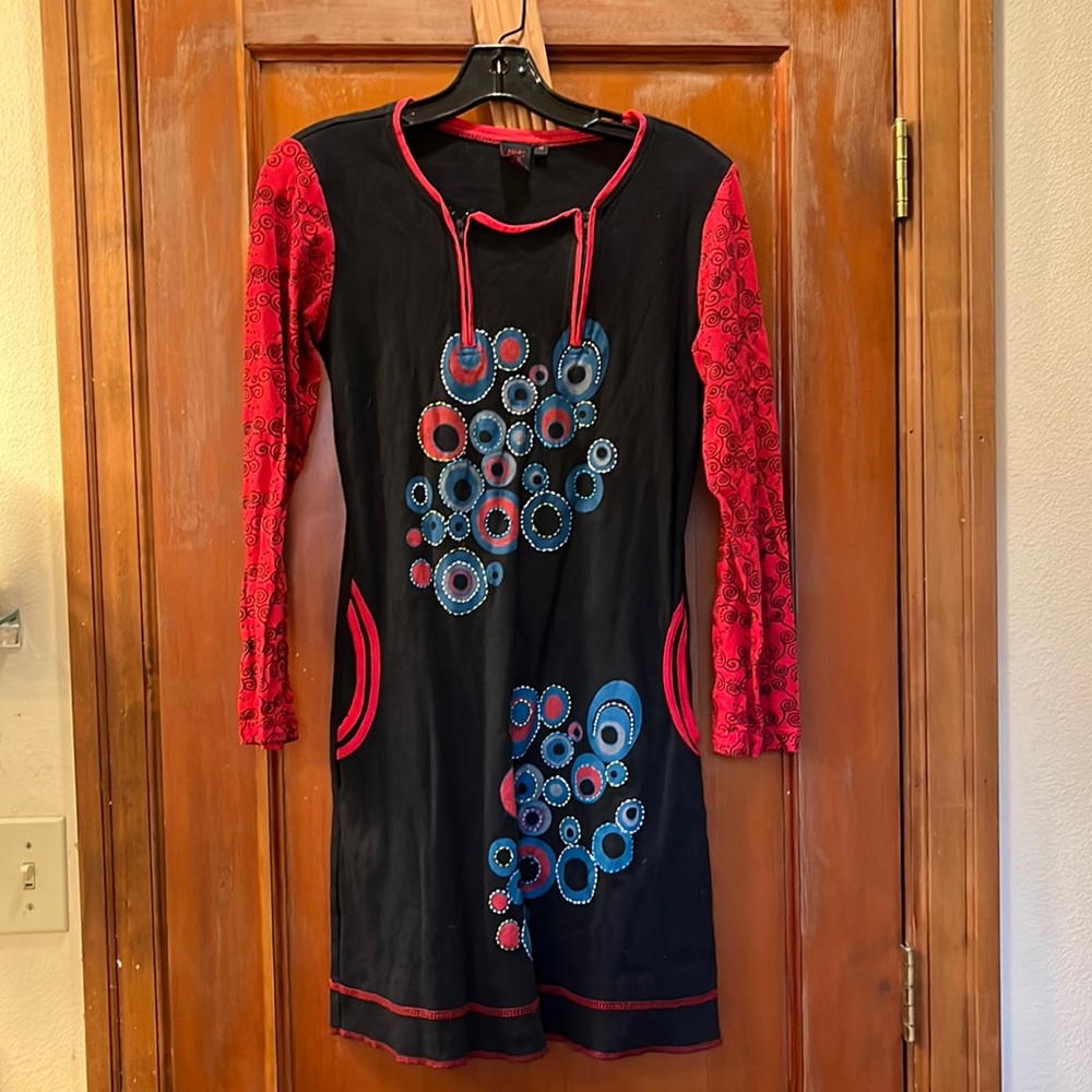 Aller Simplement dress size Medium. French brand. Embroidery. Pockets. Fun zips